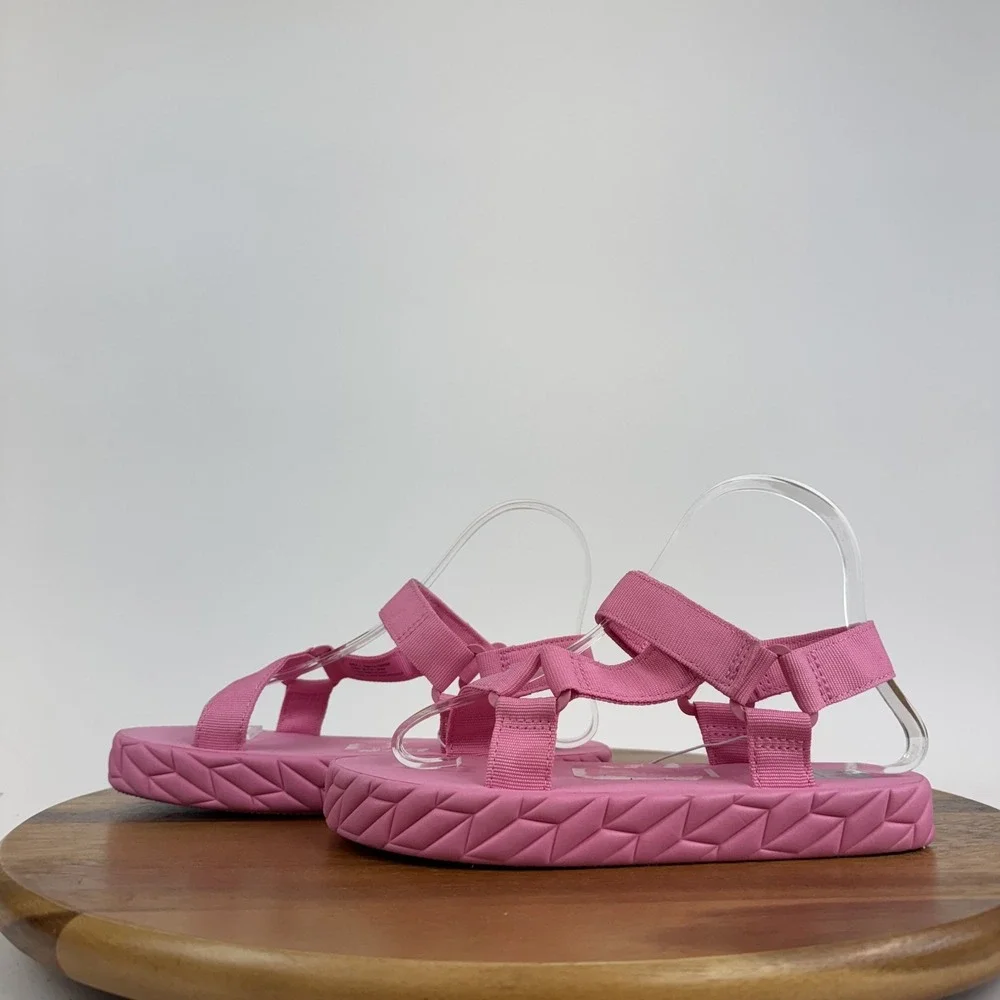 New NWOB Big Kids Dolce Vita Zaidey Strappy Platform Pink Sandals Size 4 Y‎